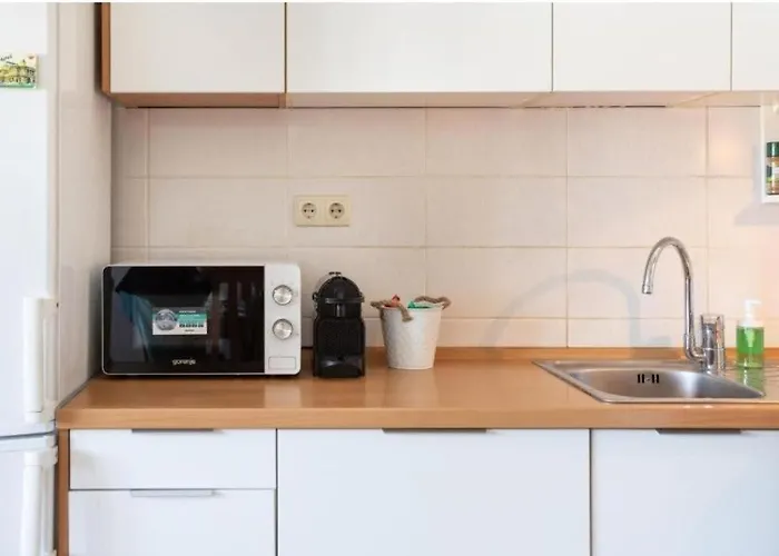 Tesla Apartment Urban Stay