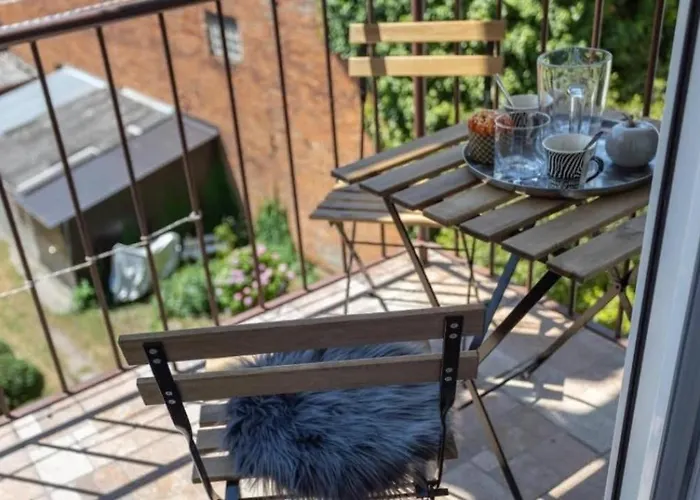 Tesla Apartment Urban Stay